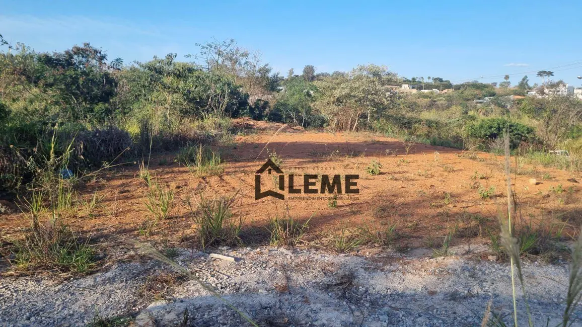 Foto 1 de Terreno / Lote à venda, 302m2 em Mococa - SP