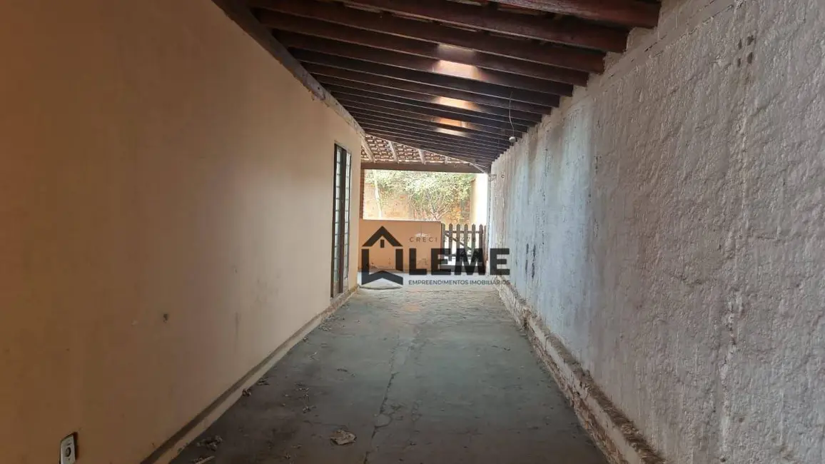 Casa com 3 quartos à venda em Parque das Canoas, Mococa - SP - imagem 8 Foto 8 de Casa com 3 quartos à venda em Parque das Canoas, Mococa - SP