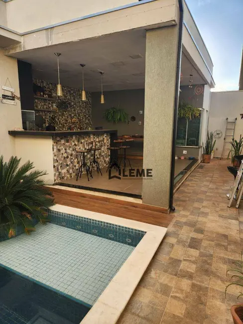 Foto 1 de Casa com 3 quartos à venda em Jardim Alvorada, Mococa - SP