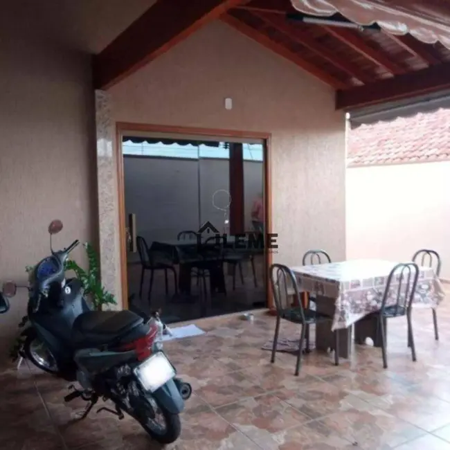 Foto 4 de Casa com 2 quartos à venda, 200m2 em Conjunto Habitacional Luiz Fernandes Dias, Mococa - SP