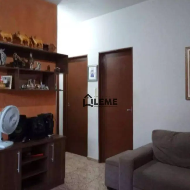 Foto 6 de Casa com 2 quartos à venda, 200m2 em Conjunto Habitacional Luiz Fernandes Dias, Mococa - SP