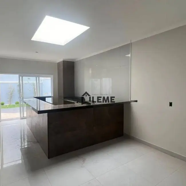 Casa com 3 quartos à venda, 250m2 em Mococa - SP - imagem 4 Foto 4 de Casa com 3 quartos à venda, 250m2 em Mococa - SP