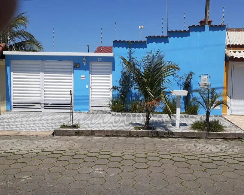 Casa de Condomínio com 3 quartos à venda, 220m2 em Itanhaem - SP - imagem 3 Foto 3 de Casa de Condomínio com 3 quartos à venda, 220m2 em Itanhaem - SP