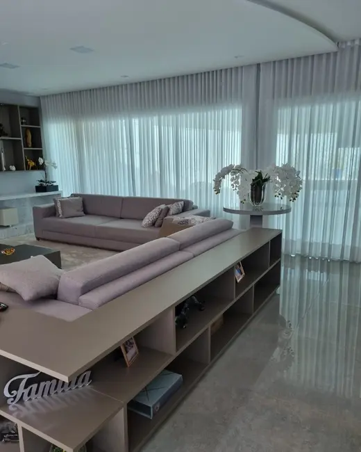 Foto 2 de Casa de Condomínio com 3 quartos à venda, 530m2 em Jardim do Golf I, Jandira - SP