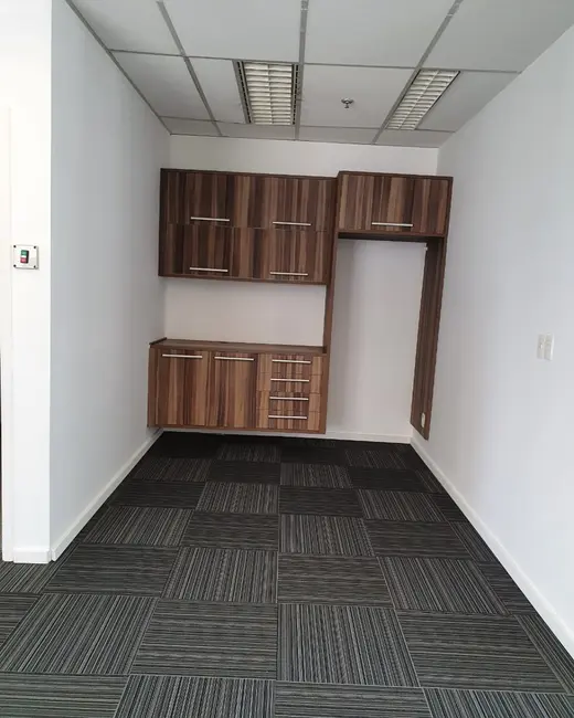 Sala Comercial para alugar, 208m2 em Barueri - SP - imagem 8 Foto 8 de Sala Comercial para alugar, 208m2 em Barueri - SP