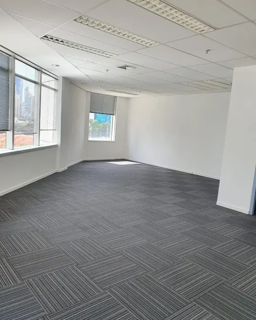 Sala Comercial para alugar, 208m2 em Barueri - SP - imagem 2 Foto 2 de Sala Comercial para alugar, 208m2 em Barueri - SP