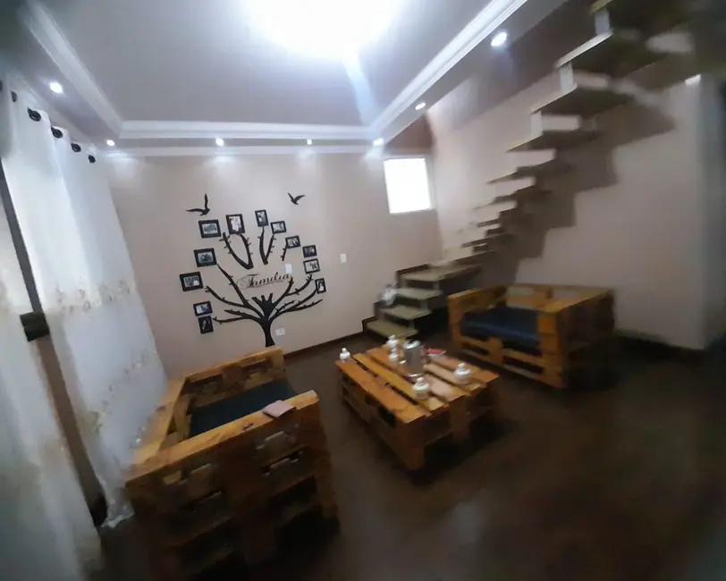 Casa com 3 quartos à venda, 210m2 em Cidade Ariston Estela Azevedo, Carapicuiba - SP - imagem 4 Foto 4 de Casa com 3 quartos à venda, 210m2 em Cidade Ariston Estela Azevedo, Carapicuiba - SP