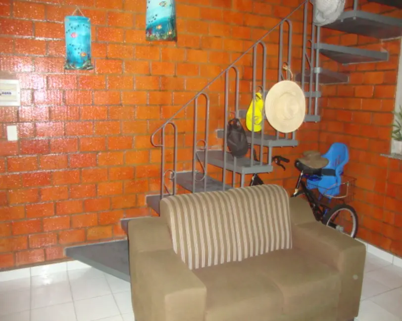 Foto 2 de Casa de Condomínio com 2 quartos à venda, 75m2 em Itanhaem - SP