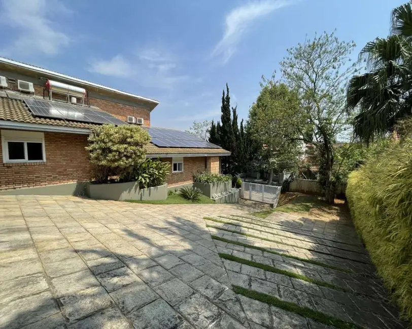 Casa de Condomínio com 3 quartos à venda, 270m2 em São Paulo II, Cotia - SP - imagem 4 Foto 4 de Casa de Condomínio com 3 quartos à venda, 270m2 em São Paulo II, Cotia - SP