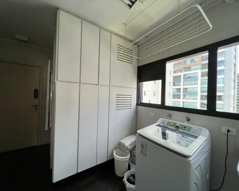Apartamento com 3 quartos à venda, 220m2 em Itaim Bibi, São Paulo - SP - imagem 3 Foto 3 de Apartamento com 3 quartos à venda, 220m2 em Itaim Bibi, São Paulo - SP