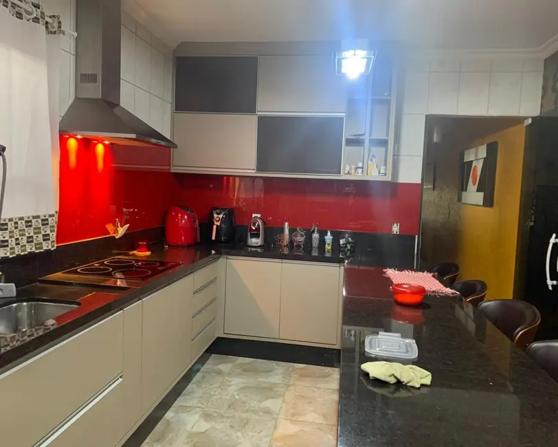 Foto 2 de Casa com 4 quartos à venda, 250m2 em Jardim das Flores, Osasco - SP