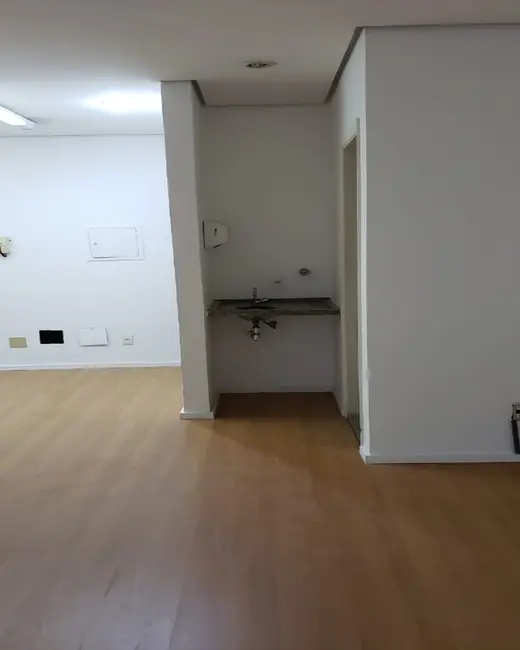 Sala Comercial para alugar, 37m2 em Vila Olímpia, São Paulo - SP - imagem 6 Foto 6 de Sala Comercial para alugar, 37m2 em Vila Olímpia, São Paulo - SP