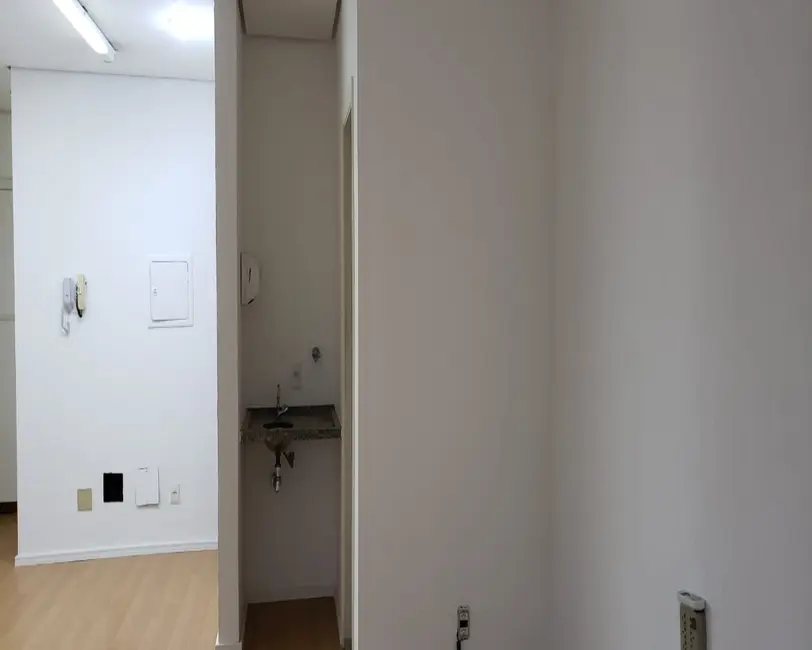 Sala Comercial para alugar, 37m2 em Vila Olímpia, São Paulo - SP - imagem 8 Foto 8 de Sala Comercial para alugar, 37m2 em Vila Olímpia, São Paulo - SP