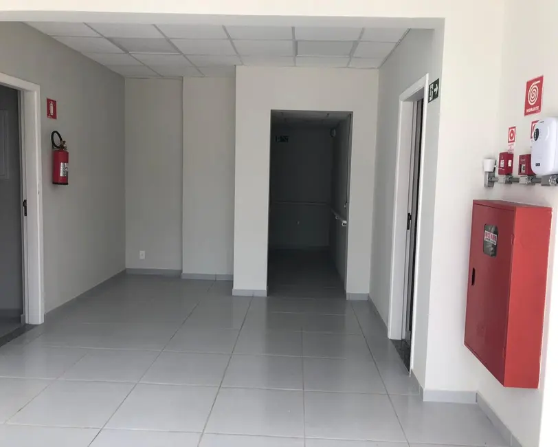 Armazém / Galpão à venda, 1720m2 em Jardim da Glória, Cotia - SP - imagem 5 Foto 5 de Armazém / Galpão à venda, 1720m2 em Jardim da Glória, Cotia - SP