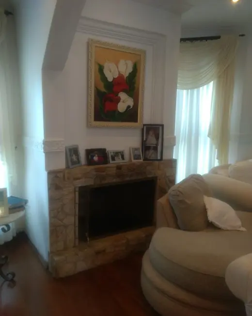 Foto 2 de Casa de Condomínio com 4 quartos à venda e para alugar, 320m2 em Parque Nova Jandira, Jandira - SP