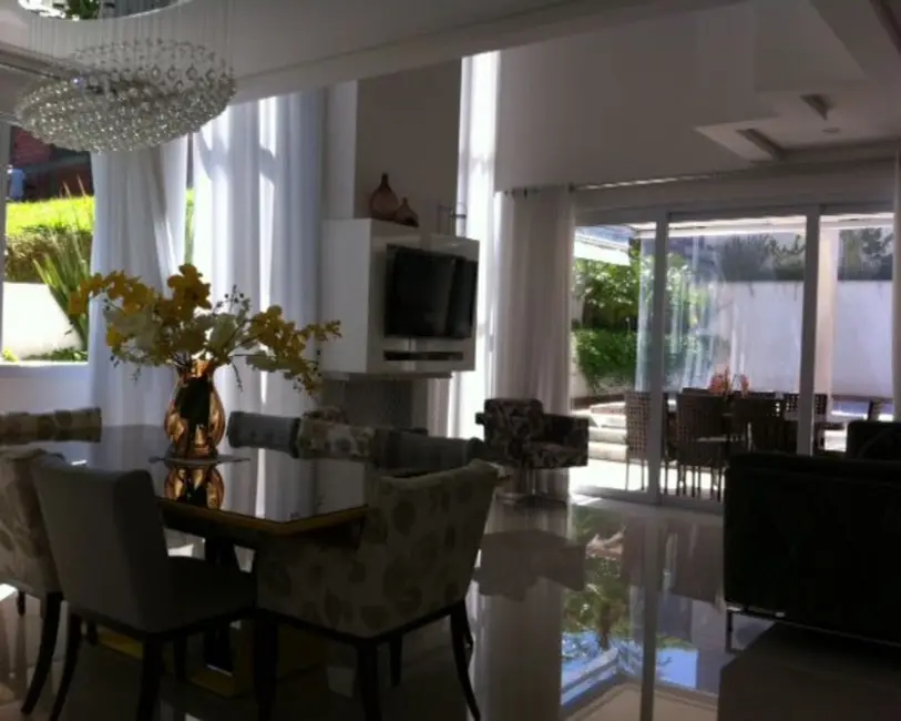 Foto 3 de Casa de Condomínio com 4 quartos à venda, 150m2 em Parque Nova Jandira, Jandira - SP