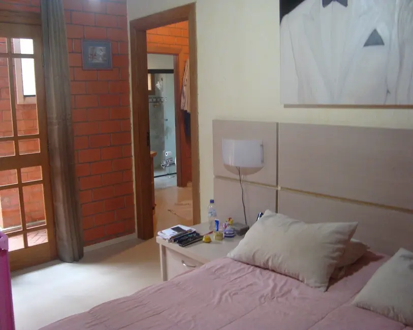 Foto 3 de Casa de Condomínio com 3 quartos à venda, 210m2 em Parque Nova Jandira, Jandira - SP