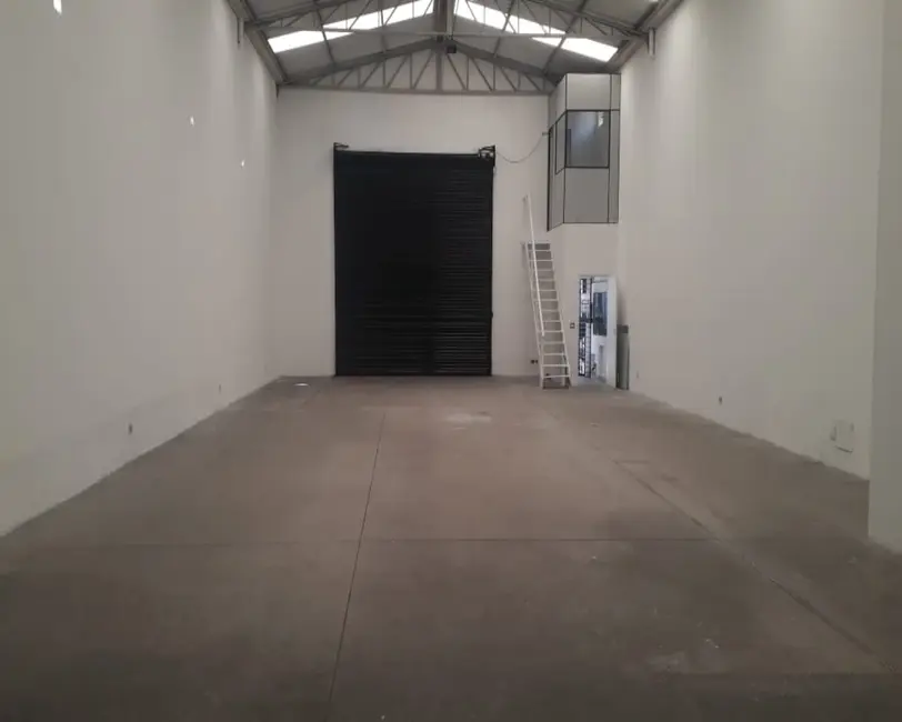 Foto 3 de Armazém / Galpão à venda, 250m2 em São Paulo - SP