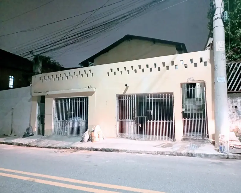 Foto 1 de Casa com 2 quartos à venda, 300m2 em Vila Maria Helena, Carapicuiba - SP