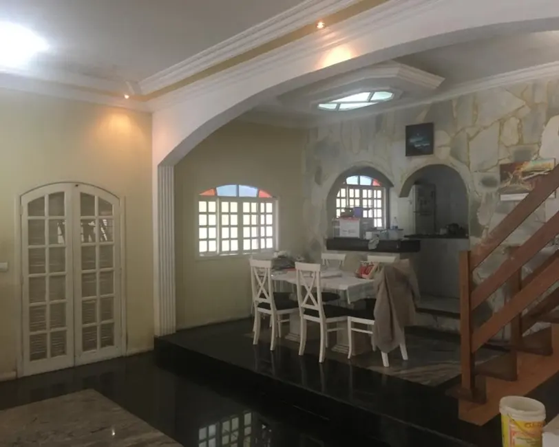 Foto 3 de Casa de Condomínio com 4 quartos à venda, 400m2 em Parque Nova Jandira, Jandira - SP