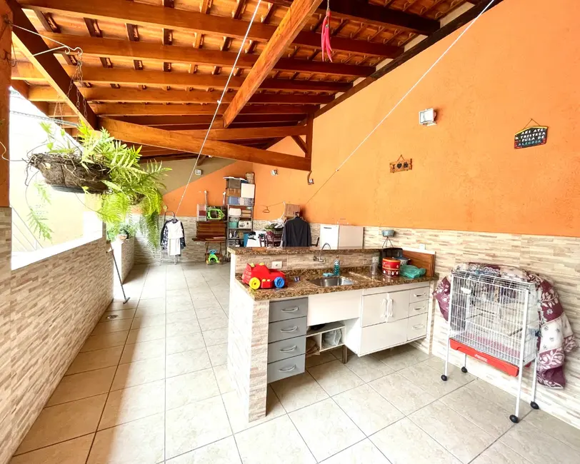 Casa com 4 quartos à venda, 217m2 em Ayrosa, Osasco - SP - imagem 4 Foto 4 de Casa com 4 quartos à venda, 217m2 em Ayrosa, Osasco - SP