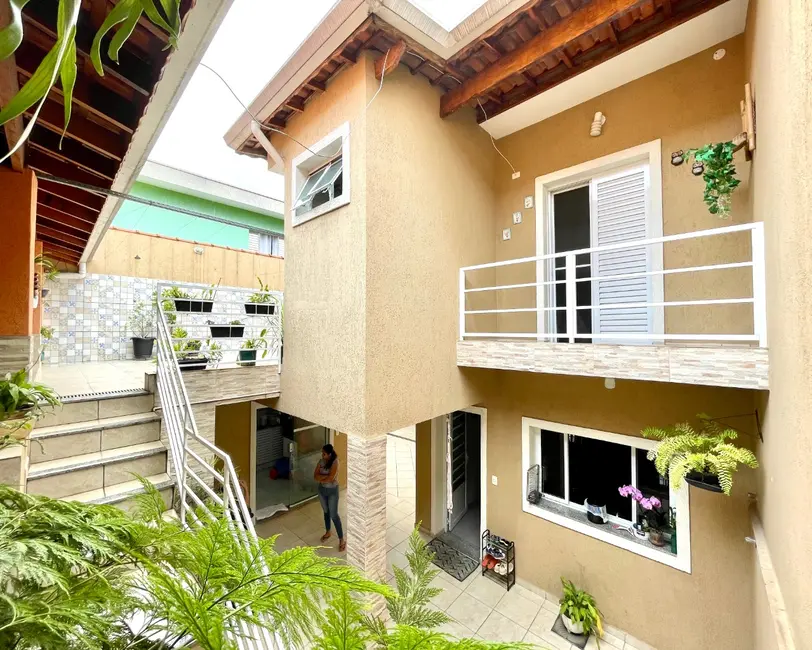 Casa com 4 quartos à venda, 217m2 em Ayrosa, Osasco - SP - imagem 5 Foto 5 de Casa com 4 quartos à venda, 217m2 em Ayrosa, Osasco - SP