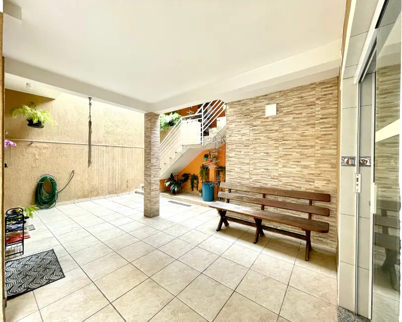 Casa com 4 quartos à venda, 217m2 em Ayrosa, Osasco - SP - imagem 7 Foto 7 de Casa com 4 quartos à venda, 217m2 em Ayrosa, Osasco - SP