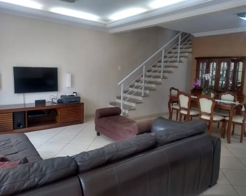Foto 2 de Casa com 3 quartos à venda, 190m2 em Vila Campesina, Osasco - SP