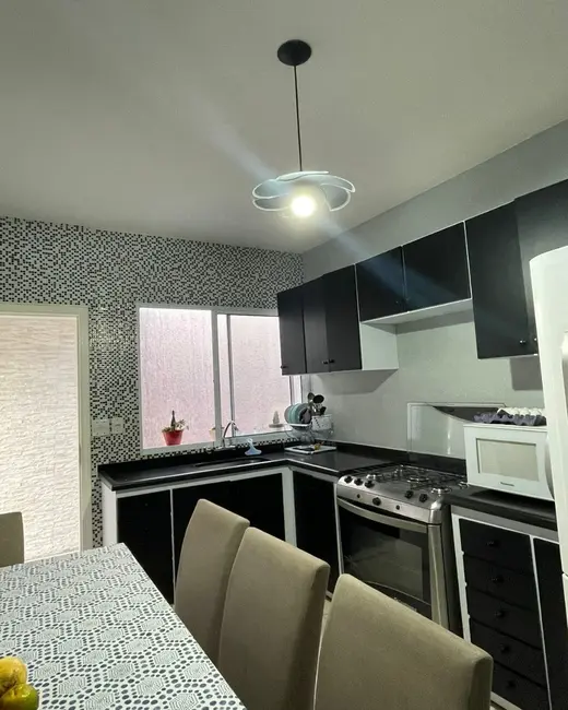 Casa com 3 quartos à venda, 88m2 em Jardim Nova Coimbra, Cotia - SP - imagem 4 Foto 4 de Casa com 3 quartos à venda, 88m2 em Jardim Nova Coimbra, Cotia - SP