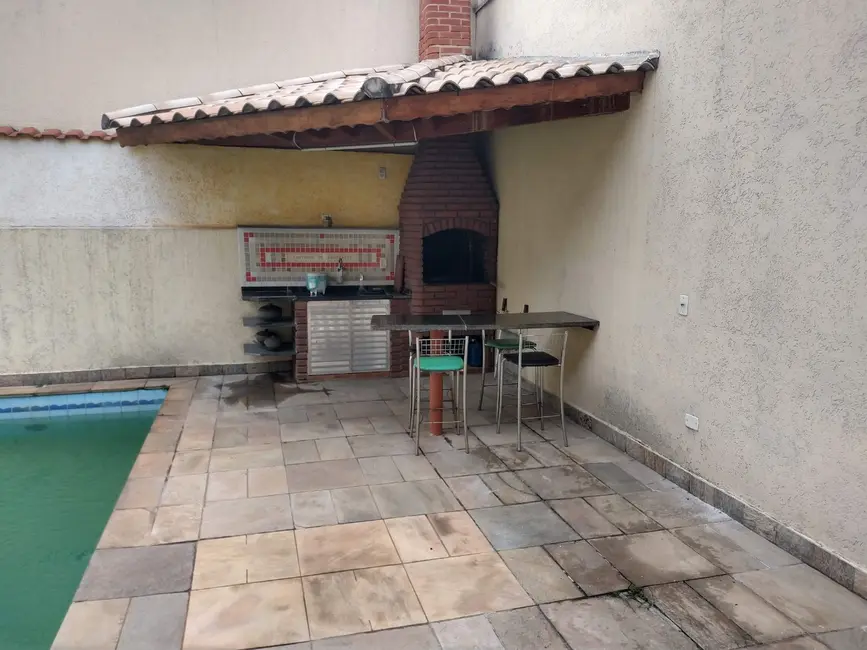 Casa com 4 quartos à venda, 220m2 em City Bussocaba, Osasco - SP - imagem 1 Foto 1 de Casa com 4 quartos à venda, 220m2 em City Bussocaba, Osasco - SP