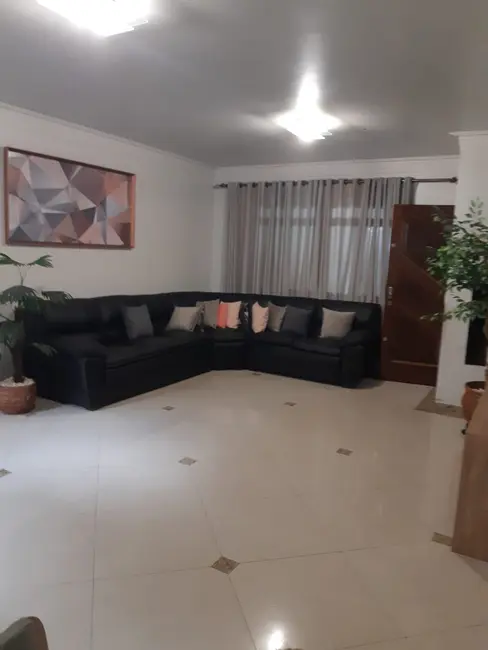 Casa com 3 quartos à venda, 187m2 em Bonfim, Osasco - SP - imagem 8 Foto 8 de Casa com 3 quartos à venda, 187m2 em Bonfim, Osasco - SP