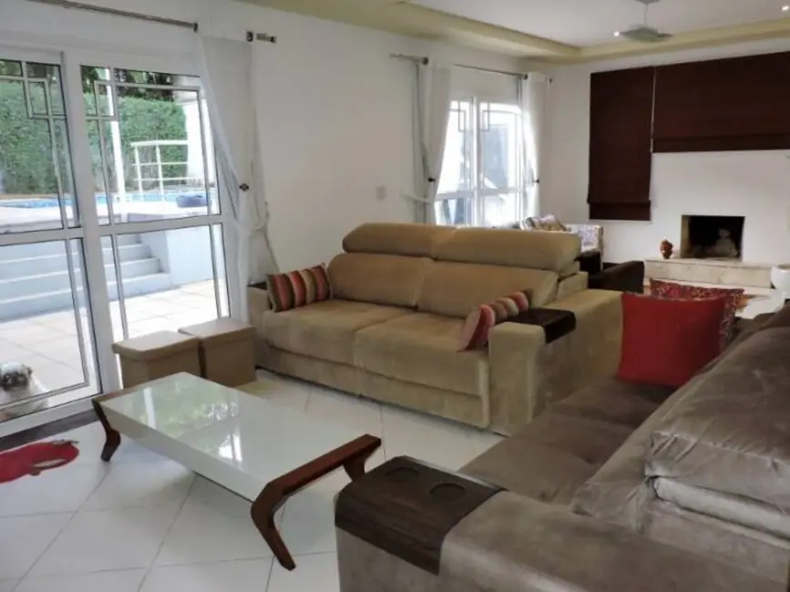 Casa de Condomínio com 4 quartos à venda, 401m2 em Golf Gardens, Carapicuiba - SP - imagem 6 Foto 6 de Casa de Condomínio com 4 quartos à venda, 401m2 em Golf Gardens, Carapicuiba - SP
