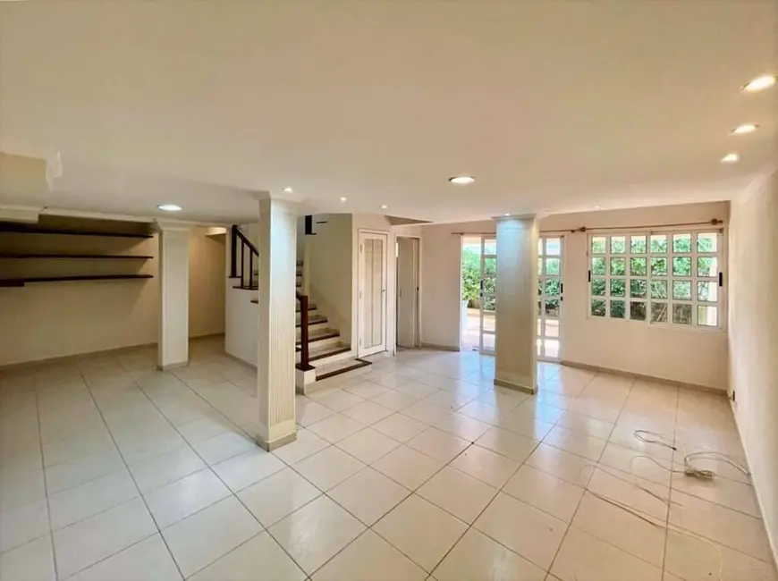 Foto 6 de Casa de Condomínio com 3 quartos à venda, 212m2 em Chácara Pavoeiro, Cotia - SP