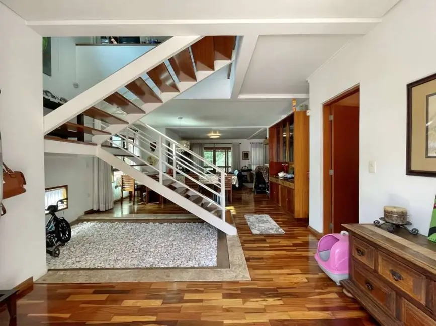 Casa de Condomínio com 3 quartos à venda, 358m2 em Chácara das Paineiras, Carapicuiba - SP - imagem 7 Foto 7 de Casa de Condomínio com 3 quartos à venda, 358m2 em Chácara das Paineiras, Carapicuiba - SP