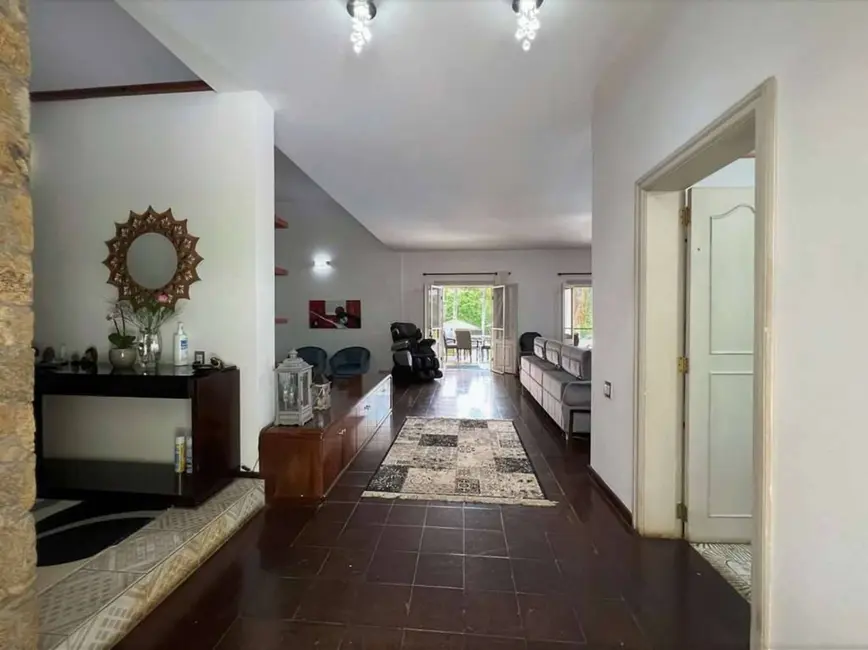 Casa de Condomínio com 5 quartos para alugar, 842m2 em Parque Silvino Pereira, Cotia - SP - imagem 8 Foto 8 de Casa de Condomínio com 5 quartos para alugar, 842m2 em Parque Silvino Pereira, Cotia - SP