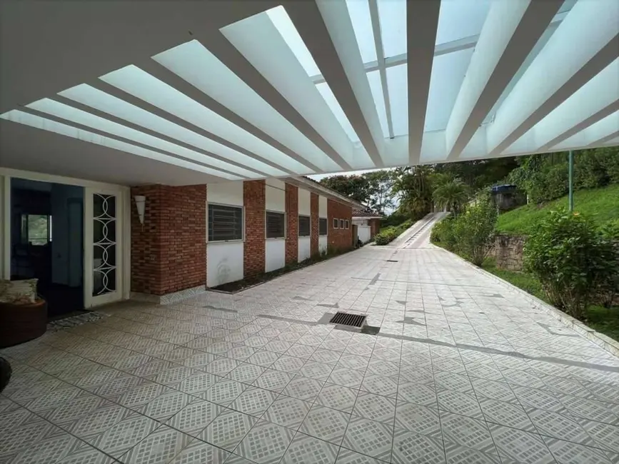 Casa de Condomínio com 5 quartos para alugar, 842m2 em Parque Silvino Pereira, Cotia - SP - imagem 4 Foto 4 de Casa de Condomínio com 5 quartos para alugar, 842m2 em Parque Silvino Pereira, Cotia - SP