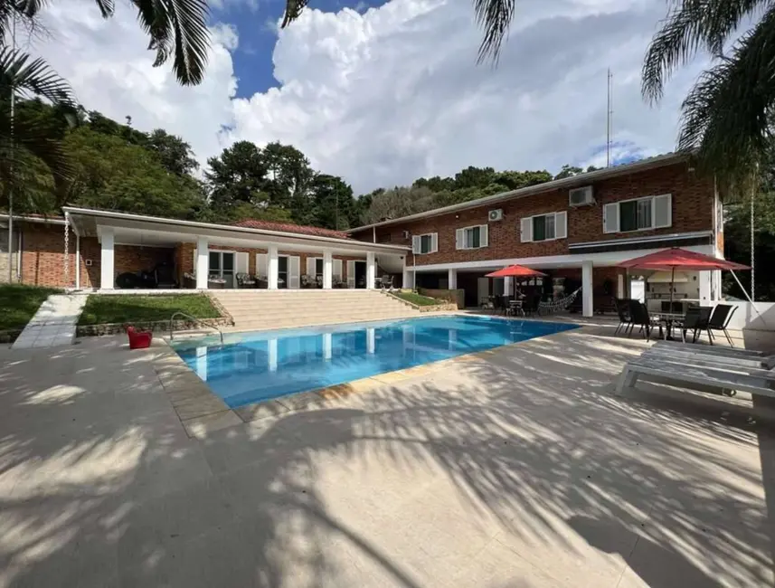 Foto 2 de Casa de Condomínio com 5 quartos para alugar, 842m2 em Parque Silvino Pereira, Cotia - SP
