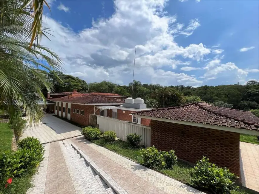 Casa de Condomínio com 5 quartos para alugar, 842m2 em Parque Silvino Pereira, Cotia - SP - imagem 6 Foto 6 de Casa de Condomínio com 5 quartos para alugar, 842m2 em Parque Silvino Pereira, Cotia - SP