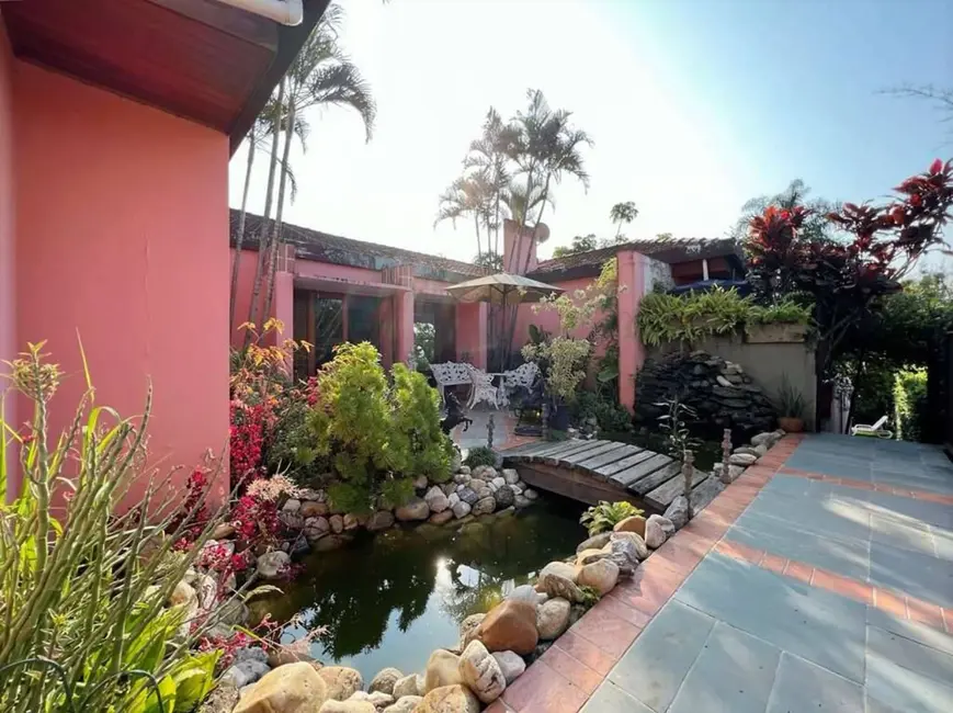 Foto 1 de Casa de Condomínio com 4 quartos para alugar, 440m2 em Pousada dos Bandeirantes, Carapicuiba - SP