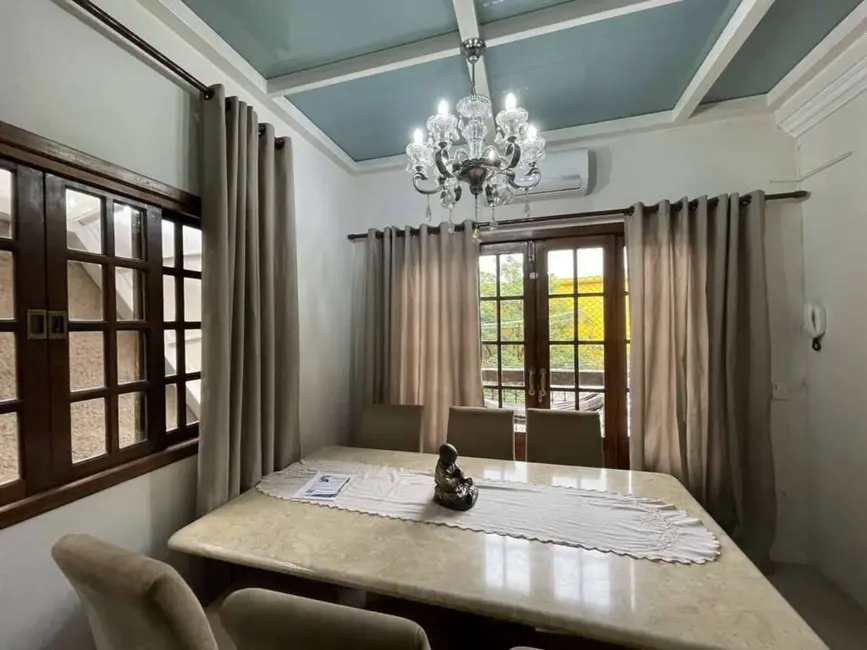 Foto 8 de Casa com 3 quartos à venda, 180m2 em Jardim Semiramis, Cotia - SP