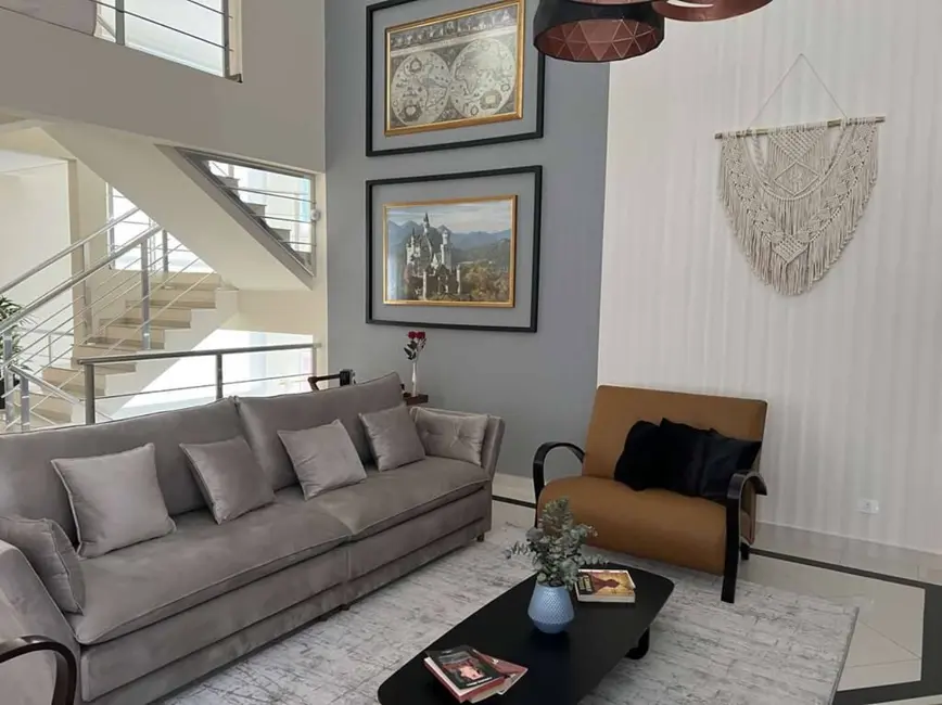 Foto 2 de Casa de Condomínio com 4 quartos à venda, 620m2 em Chácara de La Rocca, Carapicuiba - SP