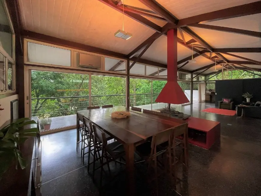 Casa de Condomínio com 3 quartos à venda, 380m2 em Chácara do Refúgio, Carapicuiba - SP - imagem 5 Foto 5 de Casa de Condomínio com 3 quartos à venda, 380m2 em Chácara do Refúgio, Carapicuiba - SP