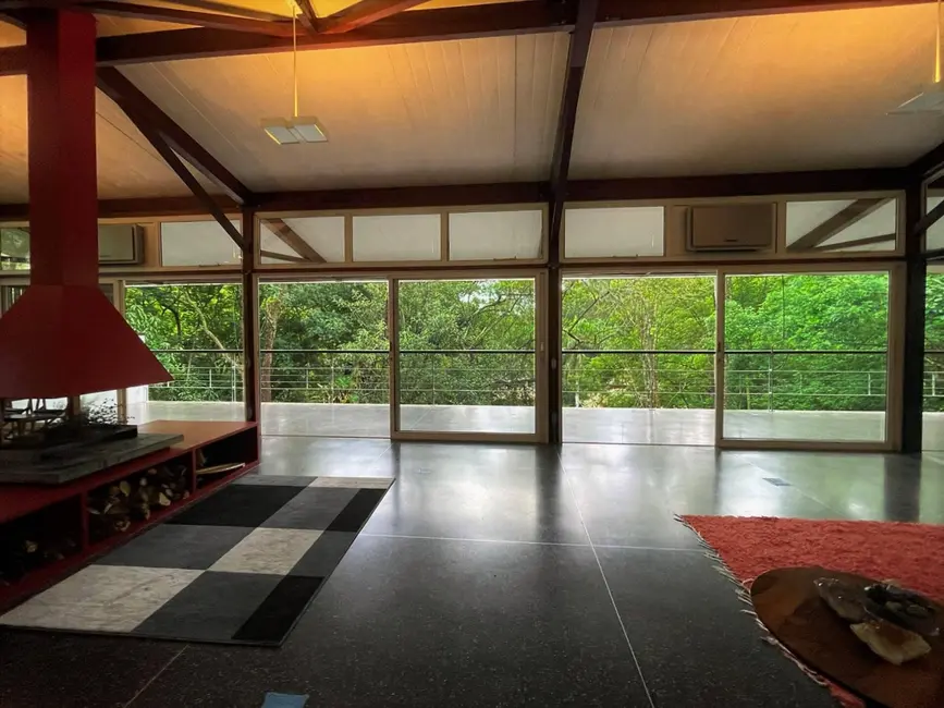 Casa de Condomínio com 3 quartos à venda, 380m2 em Chácara do Refúgio, Carapicuiba - SP - imagem 3 Foto 3 de Casa de Condomínio com 3 quartos à venda, 380m2 em Chácara do Refúgio, Carapicuiba - SP