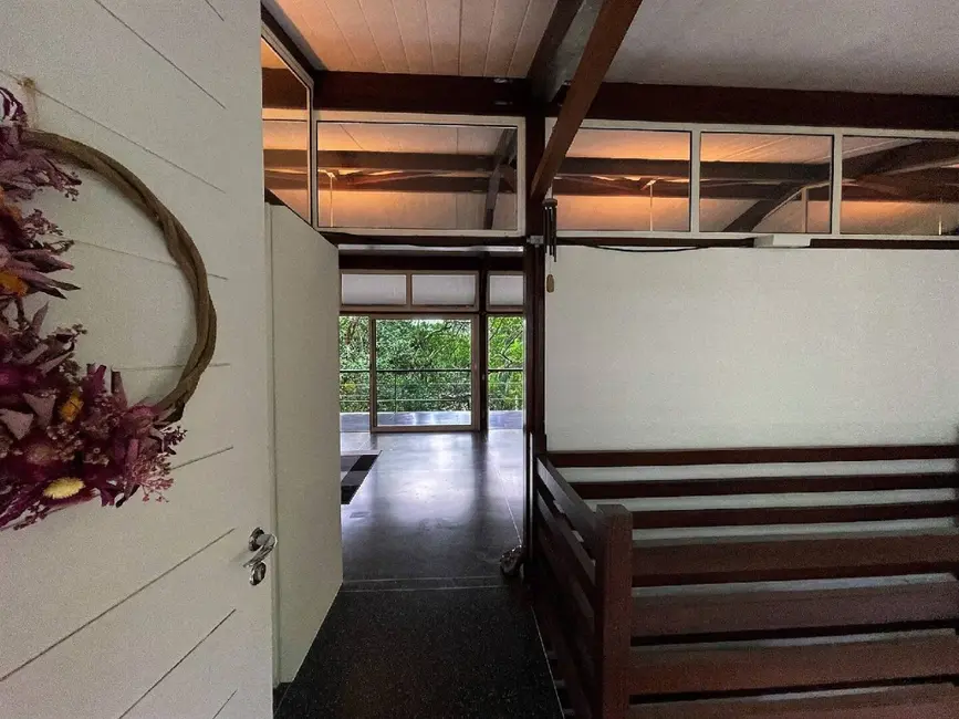 Casa de Condomínio com 3 quartos à venda, 380m2 em Chácara do Refúgio, Carapicuiba - SP - imagem 8 Foto 8 de Casa de Condomínio com 3 quartos à venda, 380m2 em Chácara do Refúgio, Carapicuiba - SP