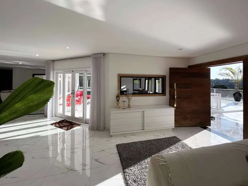 Casa de Condomínio com 5 quartos à venda, 428m2 em São Paulo II, Cotia - SP - imagem 8 Foto 8 de Casa de Condomínio com 5 quartos à venda, 428m2 em São Paulo II, Cotia - SP