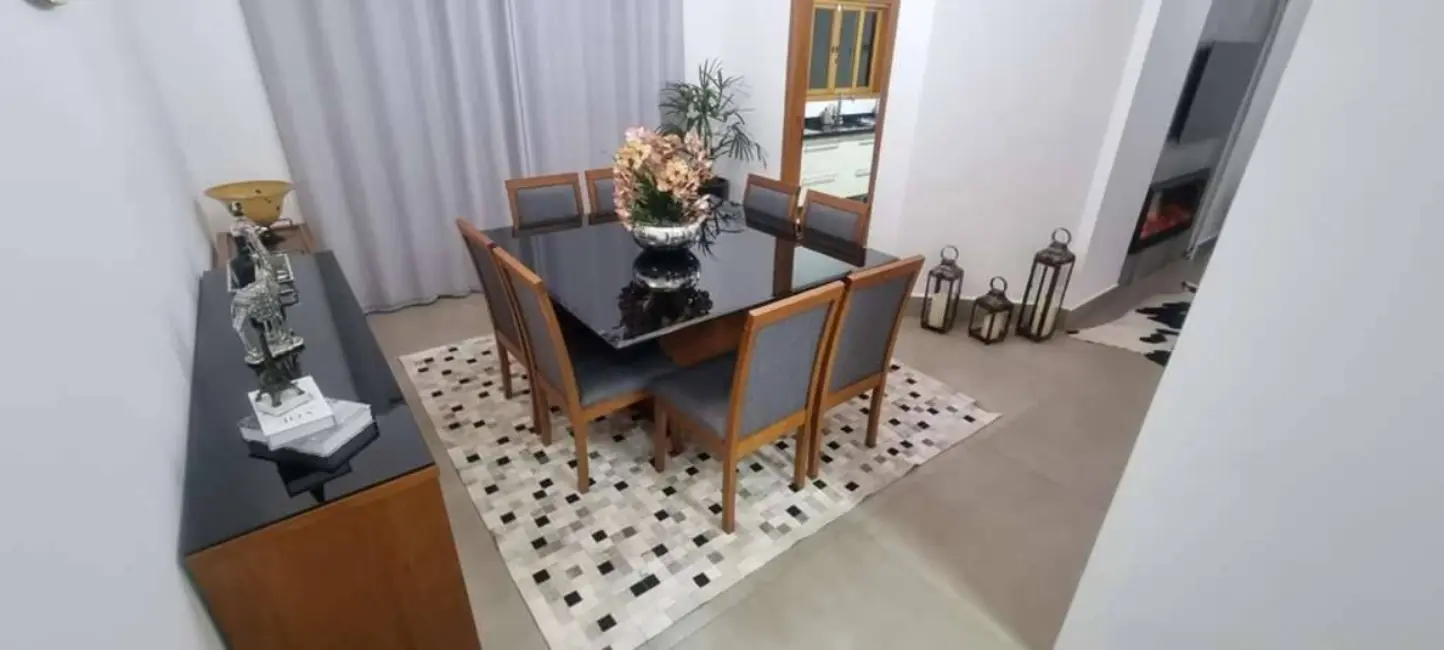 Casa de Condomínio com 3 quartos à venda, 186m2 em Jardim Ana Estela, Carapicuiba - SP - imagem 5 Foto 5 de Casa de Condomínio com 3 quartos à venda, 186m2 em Jardim Ana Estela, Carapicuiba - SP