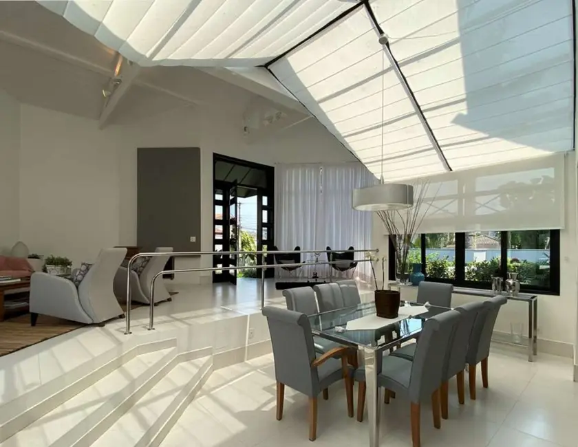 Casa de Condomínio com 3 quartos à venda, 570m2 em São Paulo II, Cotia - SP - imagem 4 Foto 4 de Casa de Condomínio com 3 quartos à venda, 570m2 em São Paulo II, Cotia - SP