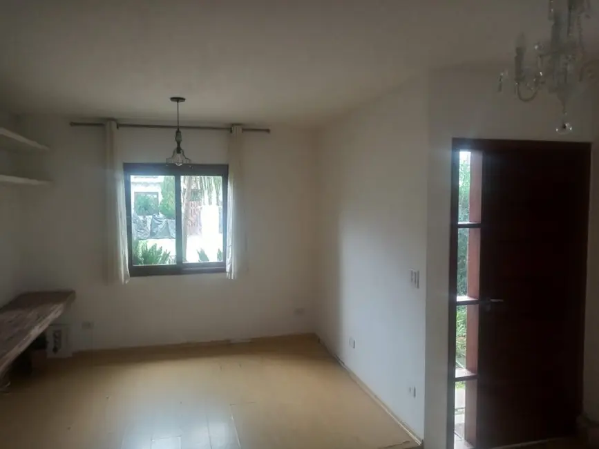 Foto 2 de Casa de Condomínio com 3 quartos à venda, 85m2 em Jardim da Glória, Cotia - SP