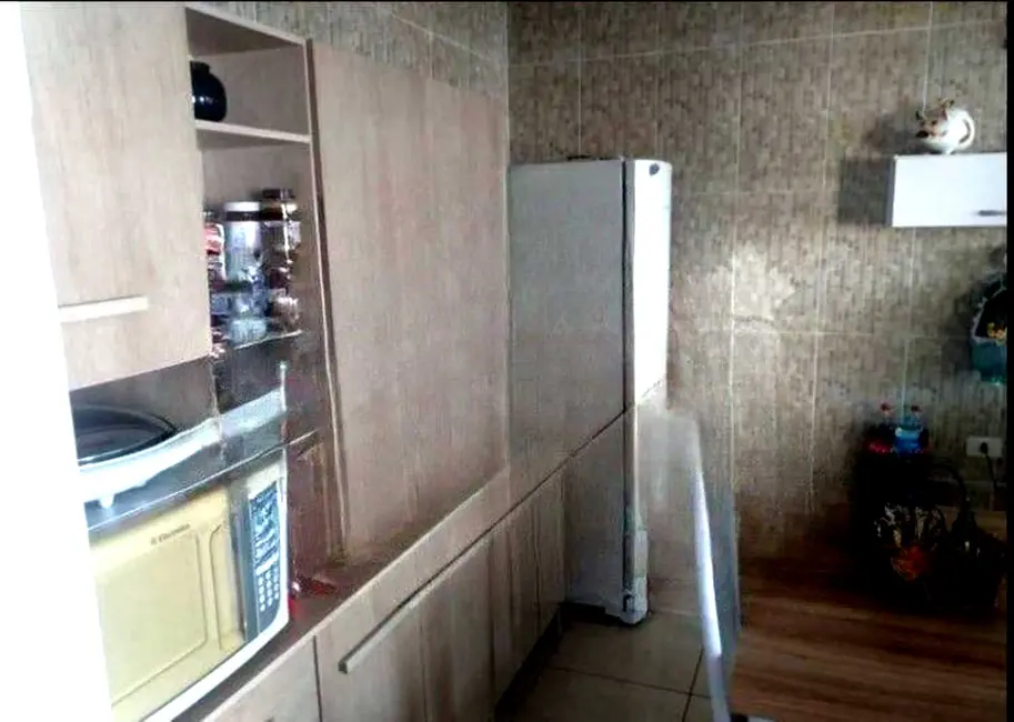 Casa com 2 quartos à venda, 102m2 em Bonfim, Osasco - SP - imagem 2 Foto 2 de Casa com 2 quartos à venda, 102m2 em Bonfim, Osasco - SP