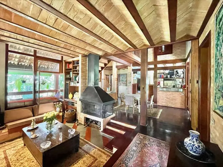 Casa de Condomínio com 3 quartos à venda, 364m2 em Chácara Santa Lúcia dos Ypes, Carapicuiba - SP - imagem 6 Foto 6 de Casa de Condomínio com 3 quartos à venda, 364m2 em Chácara Santa Lúcia dos Ypes, Carapicuiba - SP